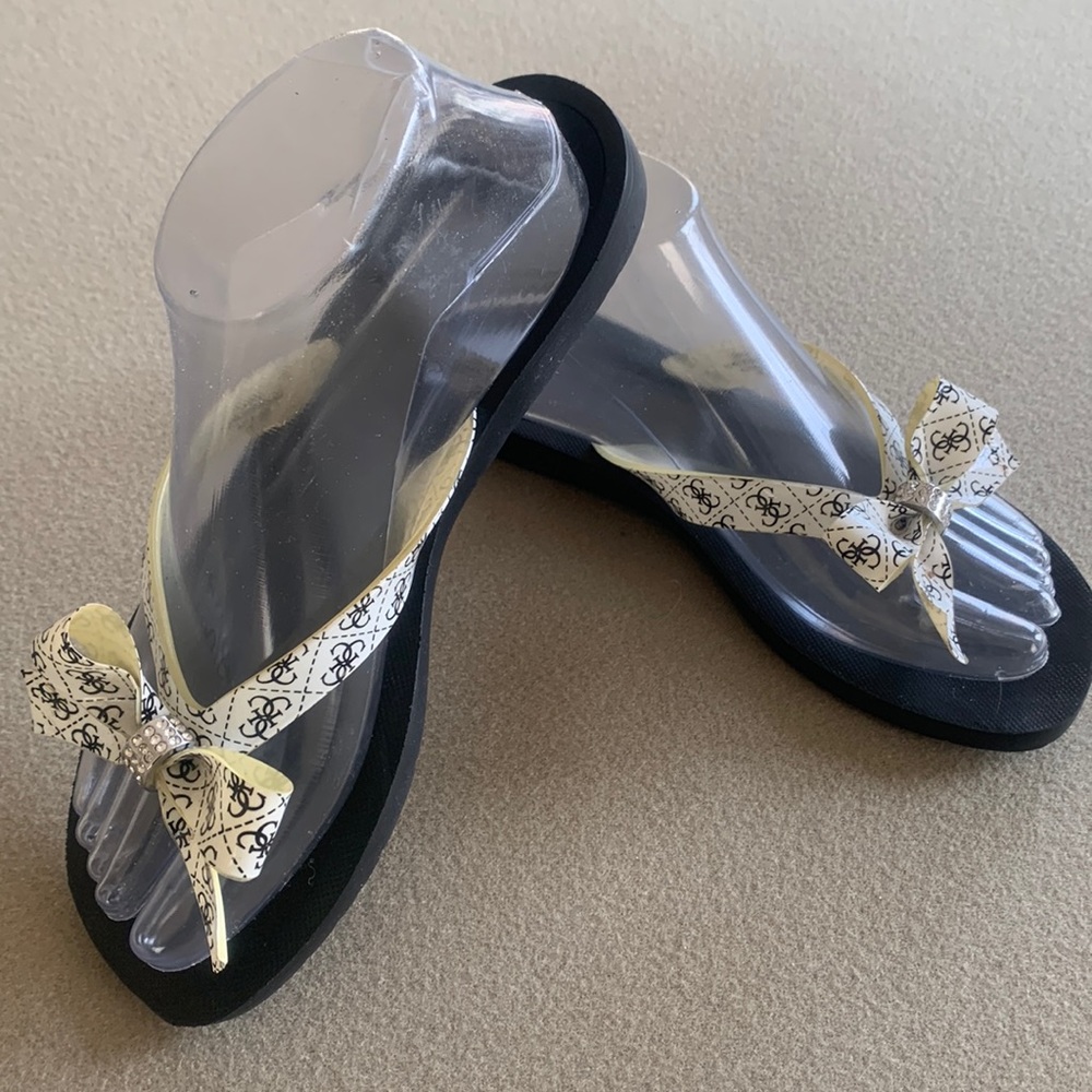 GUESS Tutu Jelly Flip Flip Sandals Shoes Bow Rhinestone Crystals Bling Womens 7
